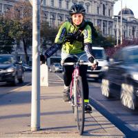 Fahrradbotin Nadine. Foto: Linnea Jaenen