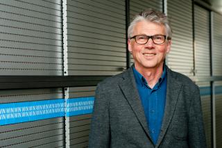 Teach for Austria Gründer Walter Emberger kommt aus einer ArbeiterInnenfamilie und hat als Einziger maturiert. Foto: Christopher Glanzl Teach for Austria Gründer Walter Emberger kommt aus einer ArbeiterInnenfamilie und hat als Einziger maturiert. Foto: Christopher Glanzl