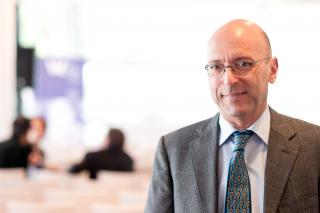 Der WU-Professor und Wirtschaftshistoriker Peter Berger hat mit seinem Mitarbeiter Johannes Koll die Liste der Vertriebenen rekonstruiert. Foto: Christopher Glanzl Der WU-Professor und Wirtschaftshistoriker Peter Berger hat mit seinem Mitarbeiter Johannes Koll die Liste der Vertriebenen rekonstruiert. Foto: Christopher Glanzl