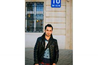 Saheib flüchtete aus Aleppo, wurde an der Montanuni Leoben zugelassen und studiert, nachdem er viele bürokratische Hürden überwunden hat, Bauingenieurwesen an der TU Wien. Foto: Chris Belous Saheib flüchtete aus Aleppo, wurde an der Montanuni Leoben zugelassen und studiert, nachdem er viele bürokratische Hürden überwunden hat, Bauingenieurwesen an der TU Wien. Foto: Chris Belous